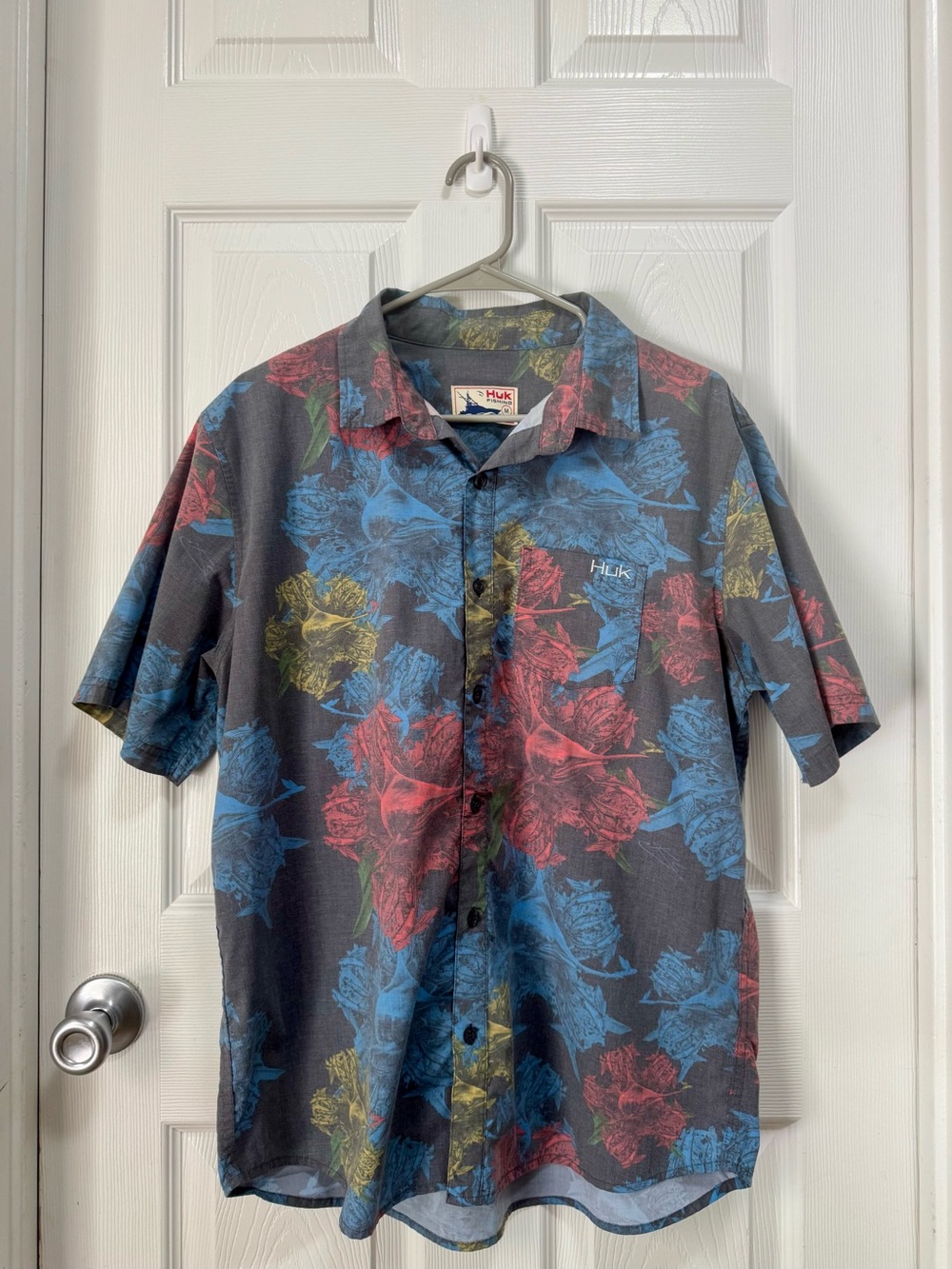 Men’s Huk Kona Button-Down Shirt Size M